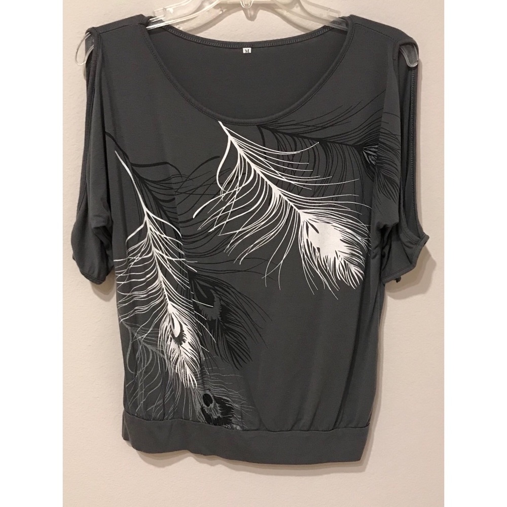 Casual top with shoulder cut outs